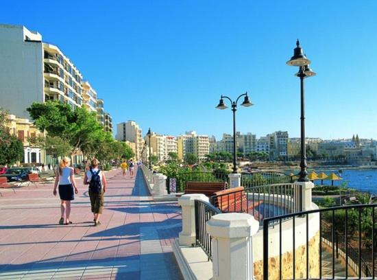 Splendid Seaside Retreat On Spinola Bay Apartment St. Julian's Exterior foto